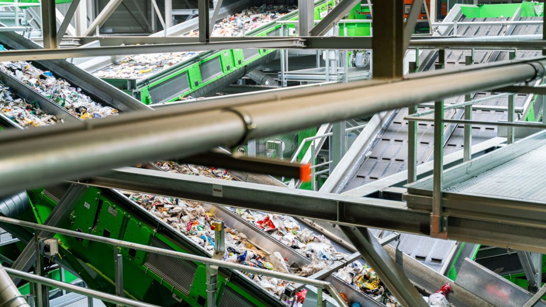 Sortierstrecke der Kunststoff Recycling Grünstadt GmbH